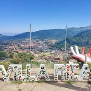 Vista panorámica de Villa rica desde el mirador la cumbre.