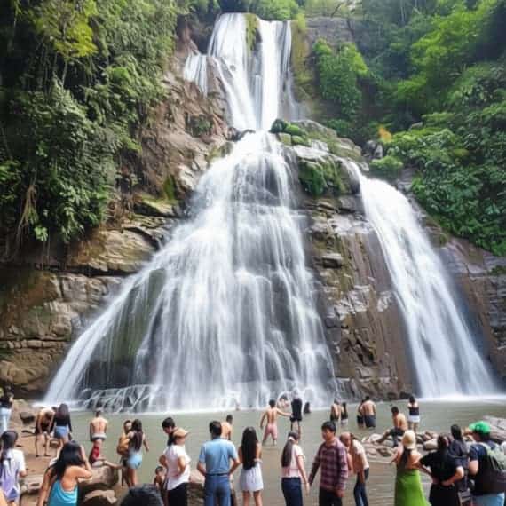 Foto Tours Metro Chanchamayo. Catarata Bayoz
