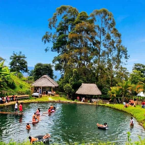 TOURS METRO CHANCHAMAYO. Piscina natural Palmapat, Vitoc, Chanchamayo, Selva Central, Junín, Perú.